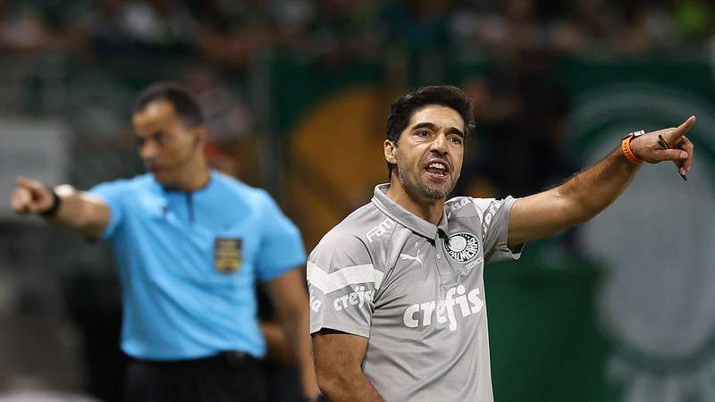 Abel Ferreira em jogo do Palmeiras contra o Vasco da Gama, durante partida válida pela oitava rodada do Brasileirão 2024, no Allianz Parque.