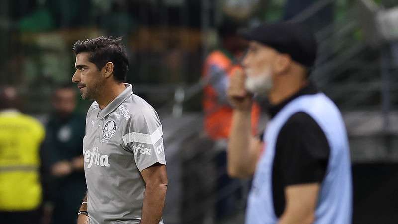 Abel Ferreira em jogo do Palmeiras contra o Vasco da Gama, durante partida válida pela oitava rodada do Brasileirão 2024, no Allianz Parque.