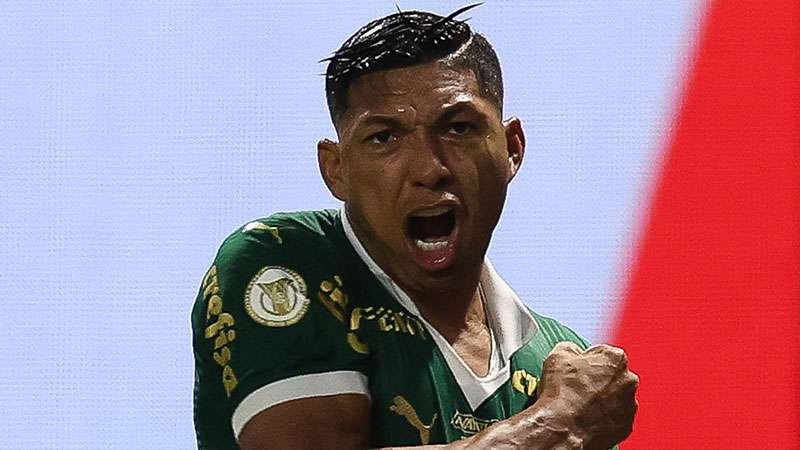Rony comemora seu gol pelo Palmeiras contra o Red Bull Bragantino, durante partida válida pela décima rodada do Brasileirão 2024, no Allianz Parque.