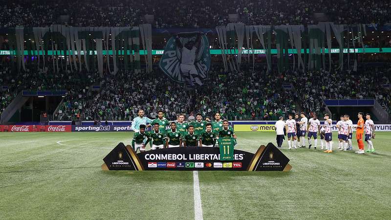 Palmeiras posa para foto em jogo contra o San Lorenzo, durante partida válida pela fase de grupos da Libertadores 2024, no Allianz Parque.