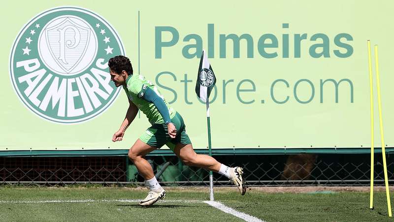 Raphael Veiga durante treinamento do Palmeiras, na Academia de Futebol.
