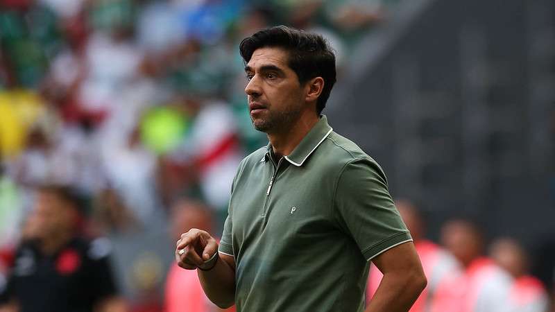 Abel Ferreira em jogo do Palmeiras contra o Vasco, durante partida válida pela vigésima sétima rodada do Brasileirão 2024, no Mané Garrincha.