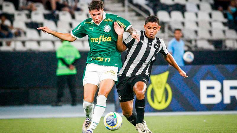 Palmeiras vence Botafogo e larga em vantagem na semifinal do Brasileiro Sub-17.