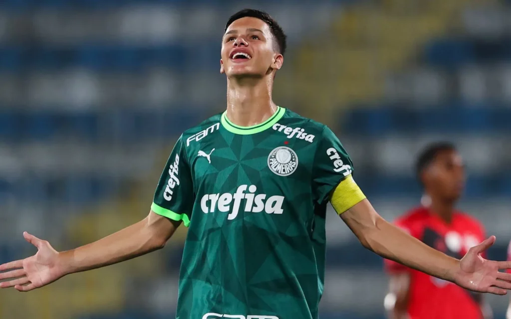 Fellipe Jack é um dos destaques da base multicampeã do Palmeiras
