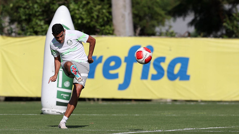 O jogador Bruno Rodrigues, da SE Palmeiras, durante treinamento, na Academia de Futebol.