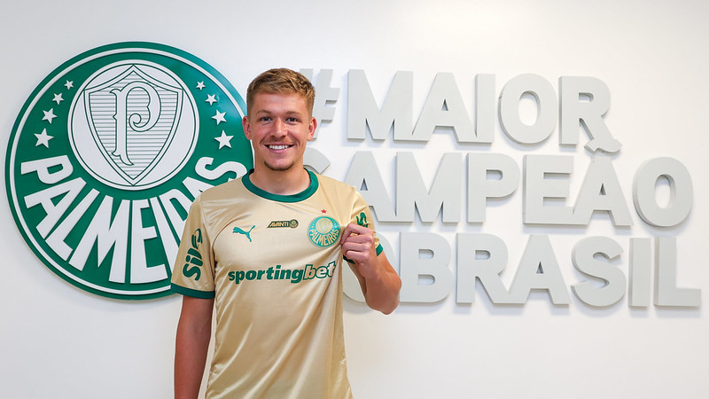 Apresentação de Bruno Fuchs, novo atleta da SE Palmeiras, na Academia de Futebol, em São Paulo-SP.
