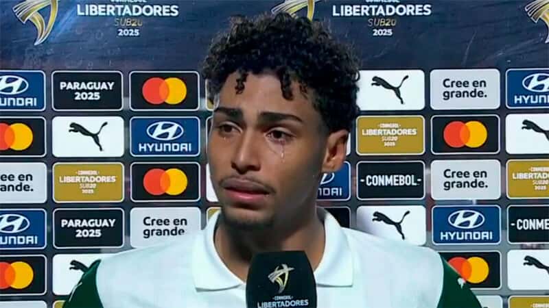 O atacante Luighi, pouco depois de ser vítima de atos racistas na disputa da Conmebol Libertadores, no Paraguai.
