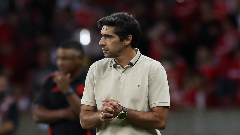 Palmeiras foge à onda de demissões no Brasileirão com estabilidade de Abel ferreira