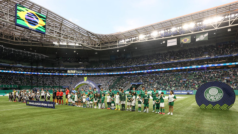 O time da SE Palmeiras, em jogo contra a equipe do C Atlético Mineiro, durante partida válida pela décima quinta rodada, do Campeonato Brasileiro, Série A, na arena Allianz Parque
