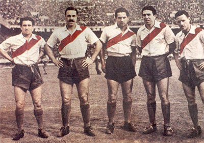 O ataque do River Plate, conhecido como Lá Máquina: Muñoz, Moreno, Pedernera, Labruna e Loustau.