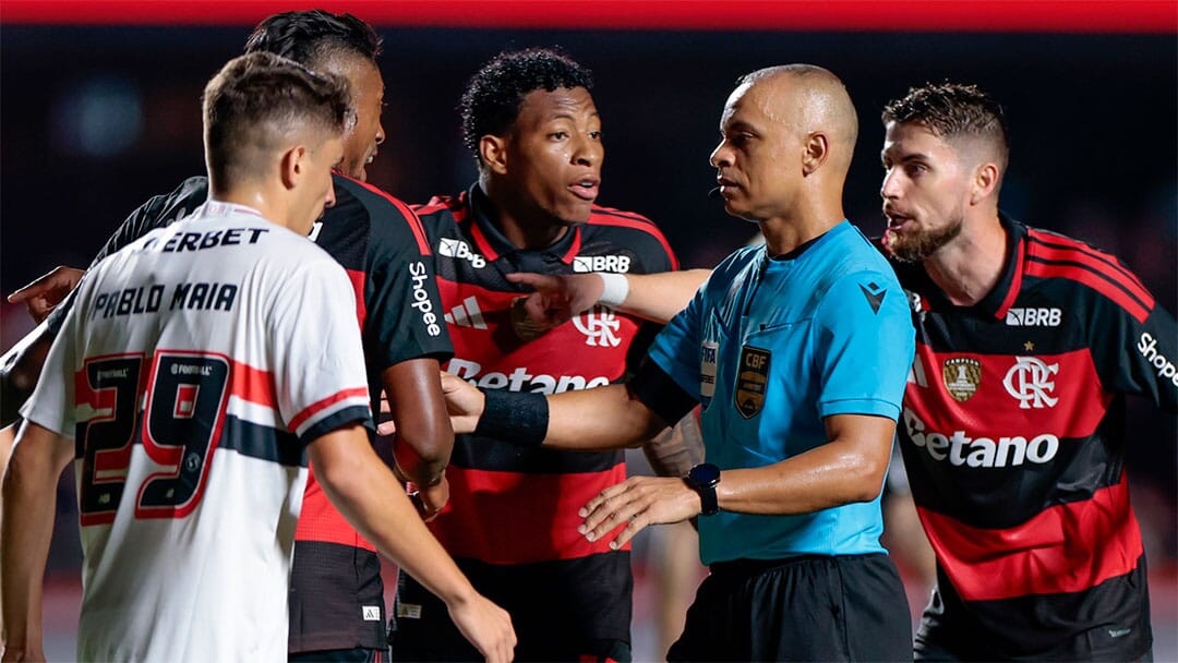 Arbitragens surpreendem e acertam neste início de campeonato.
